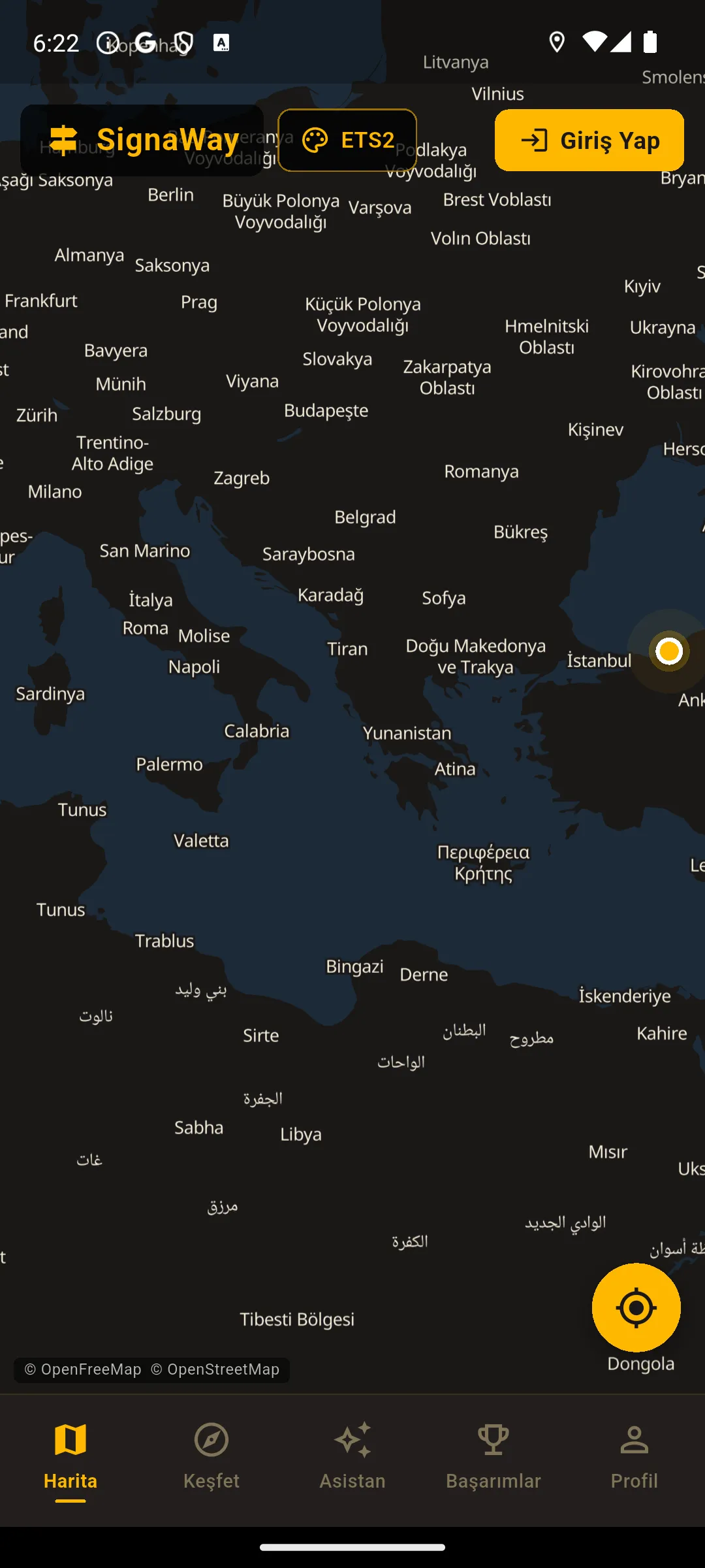 Ana harita ekranı — kamyon simülasyonu esinli tema, açık vektör harita üzerinde